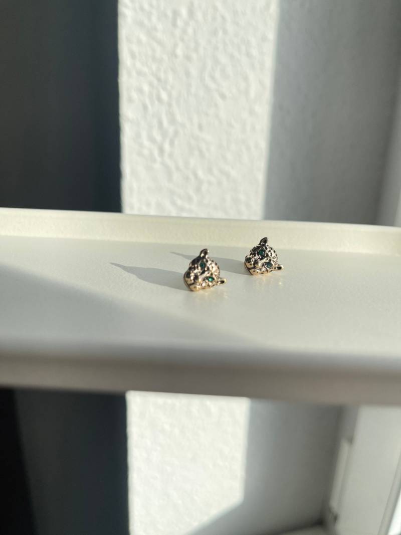 Goldene Löwen Ohrstecker Puma Gold Wildnis Afrika Schmuck Tierkopf Ohrring Tier Goldene Löwen Ohrstecker Puma Gold Wildnis Afrika Schmuck Tierkopf Ohrring Tier von findkind
