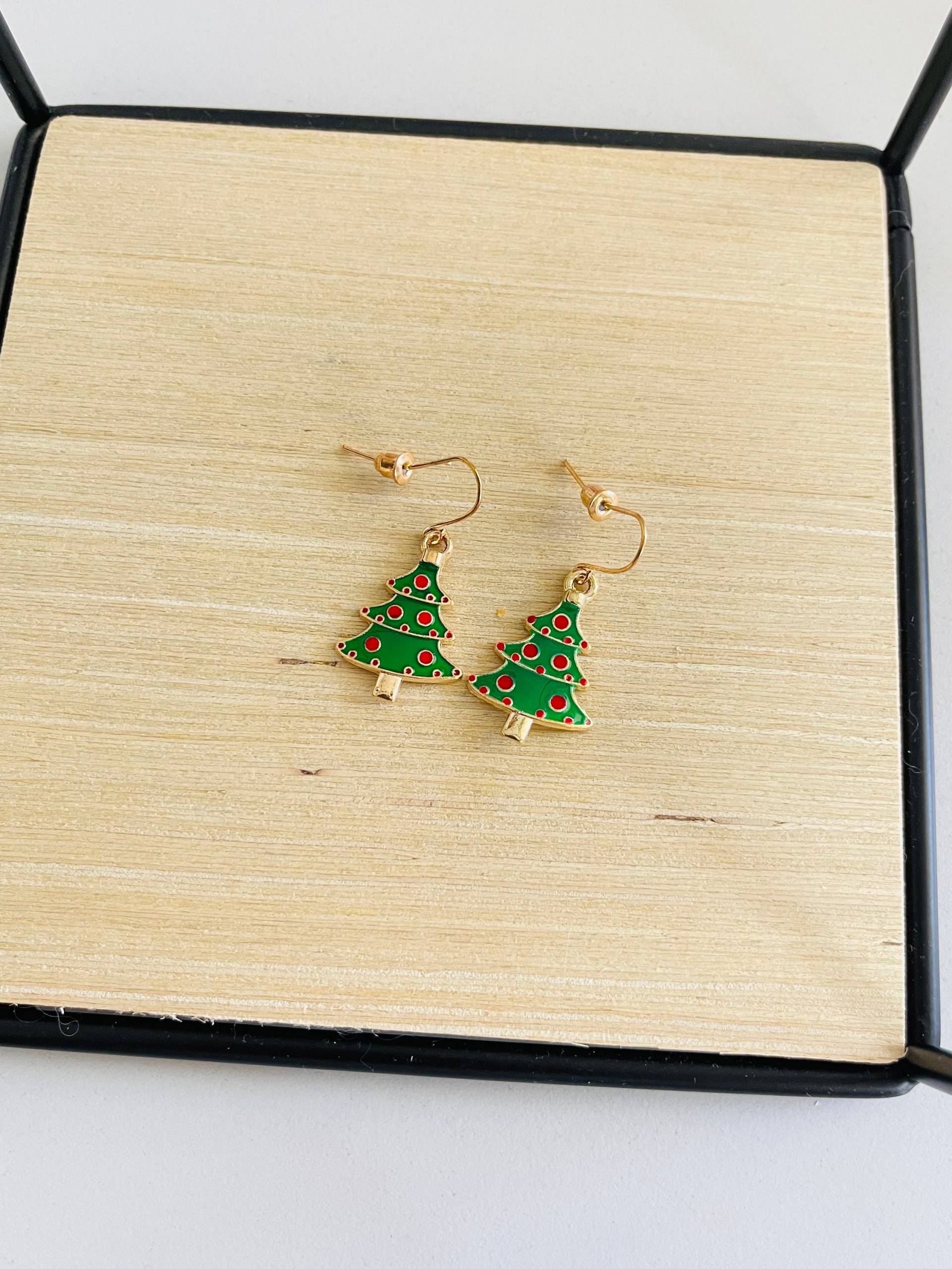 Goldene Tannenbaum Hängeohrringe Weihnachtlicher Ohrschmuck Goldschmuck Geschenk Für Sie Weihnachtsgeschenk Ohrringe Weihnachten Goldene Tannenbaum Hängeohrringe Weihnachtlicher Ohrschmuck Goldschmuck Geschenk Für Sie Weihnachtsgeschenk Ohrringe Weihnachten von findkind