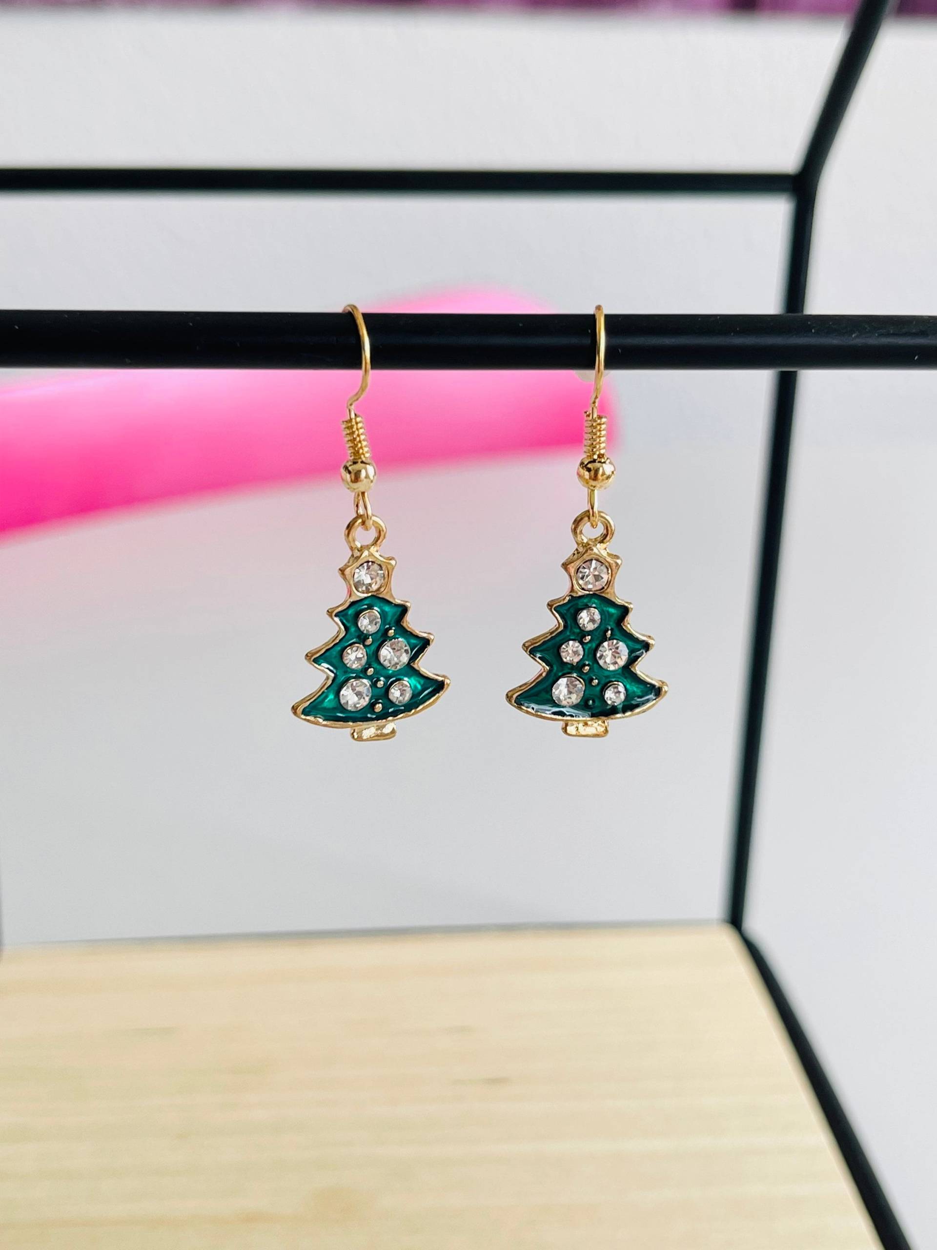 Goldene Tannenbaum Hängeohrringe Weihnachtlicher Ohrschmuck Goldschmuck Geschenk Für Sie Weihnachtsgeschenk Ohrringe Weihnachten Goldene Tannenbaum Hängeohrringe Weihnachtlicher Ohrschmuck Goldschmuck Geschenk Für Sie Weihnachtsgeschenk Ohrringe Weihnachten von findkind