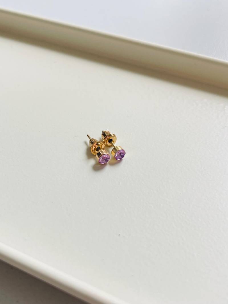 Kleine Lila Ohrstecker Mit Schmuckstein Ohrschmuck Goldschmuck Ohrringe Lavendel Pastell Unikat von findkind