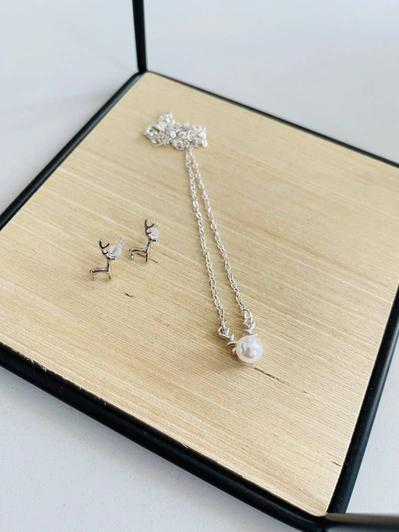 Set Silberkette Ohrstecker Rentier Anhänger Kette Mit Silberschmuck Weihnachtlicher Schmuck Geschenk Für Sie von findkind