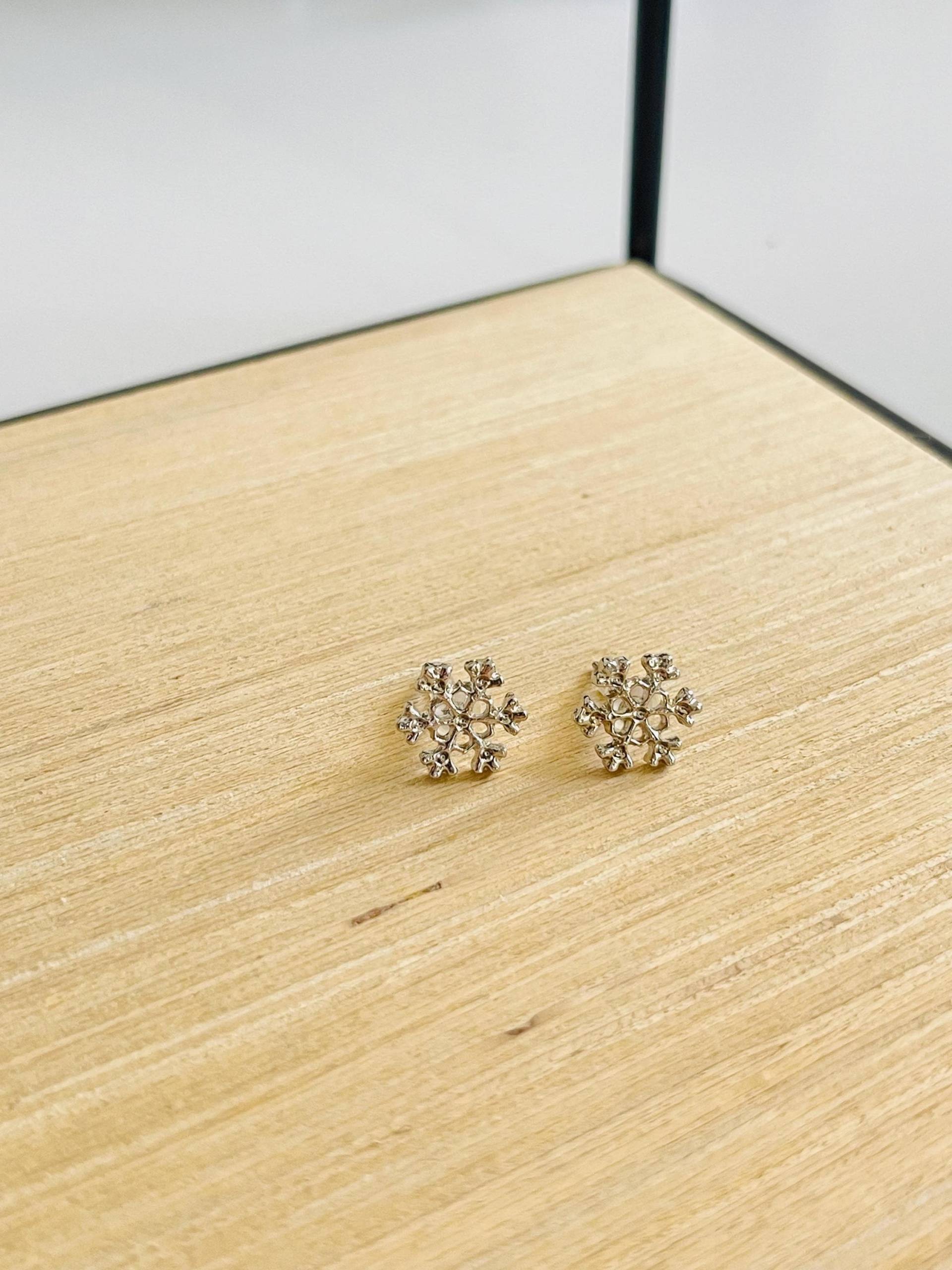Silberne Schneeflocken Ohrringe Geschenk Für Sie Weihnachtsschmuck Schmuck Anlässe Schneeflocke Silber Silberne Schneeflocken Ohrringe Geschenk Für Sie Weihnachtsschmuck Schmuck Anlässe Schneeflocke Silber von findkind