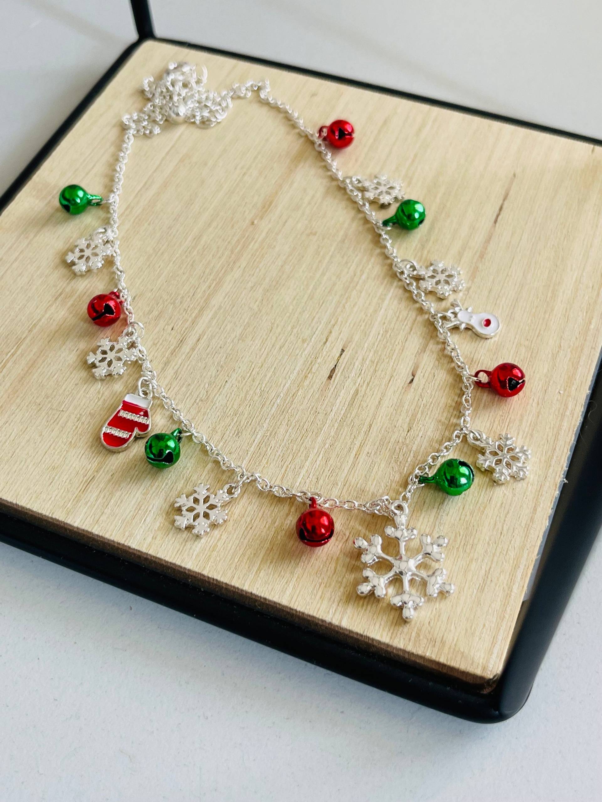 Weihnachtliche Kette Mit Charm Anhänger Schneeflocke Rentier - Silber Gliederkette Anhängern Silberkette Weihnachtliche Kette Mit Charm Anhänger Schneeflocke Rentier - Silber Gliederkette Anhängern Silberkette von findkind