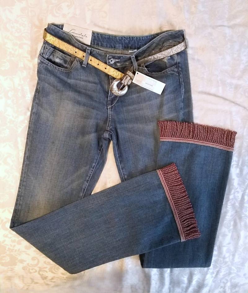Upcycled Loomstate Denim Jeans Mit Gold Gürtel & Fransen - W30 Upcycled Loomstate Denim Jeans Mit Gold Gürtel & Fransen - W30 von fineartfindings