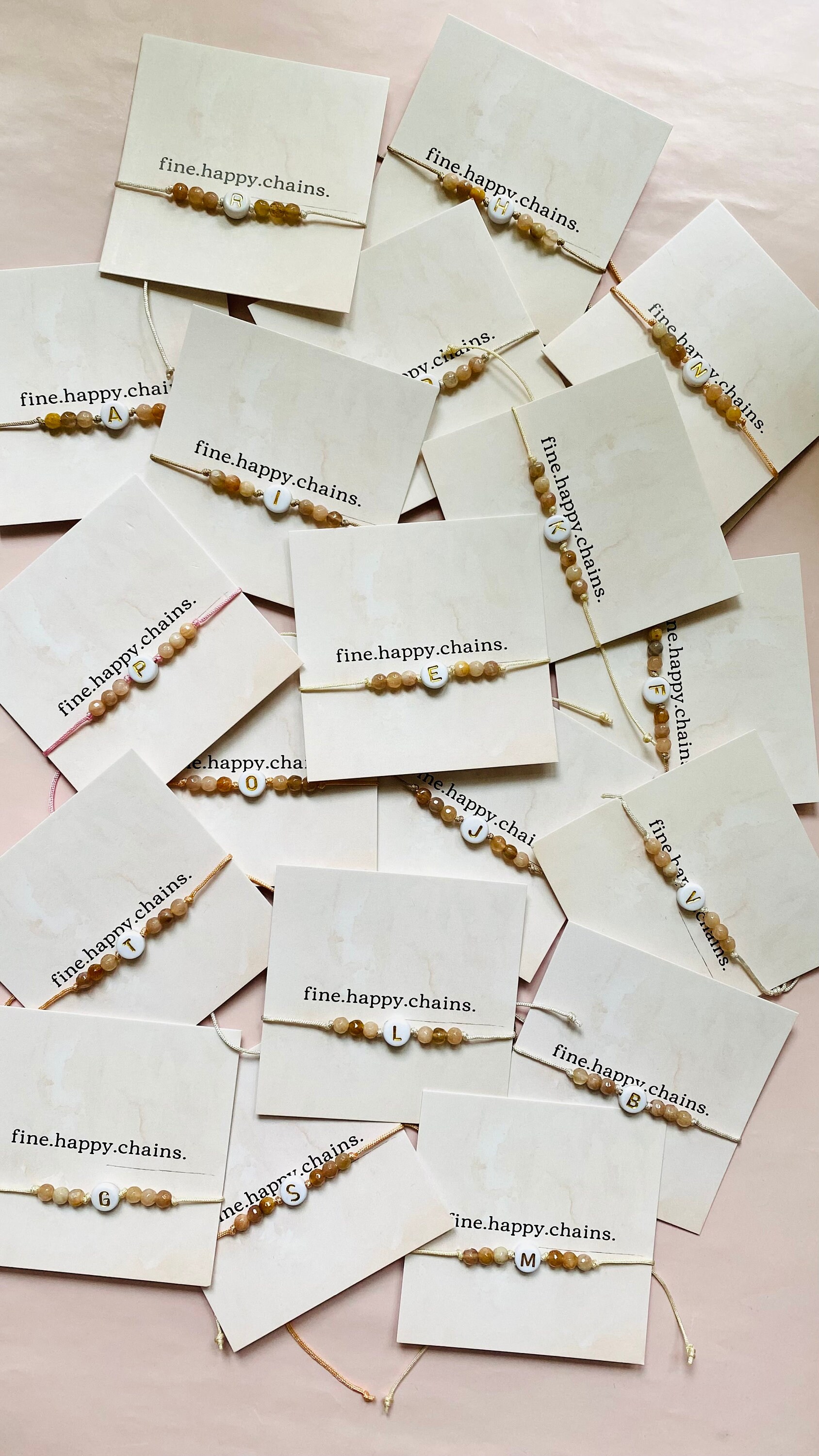 Armband | Buchstabe Mit Edelstein Mondstein Makramee Knoten Armband | Buchstabe Mit Edelstein Mondstein Makramee Knoten von finehappychains