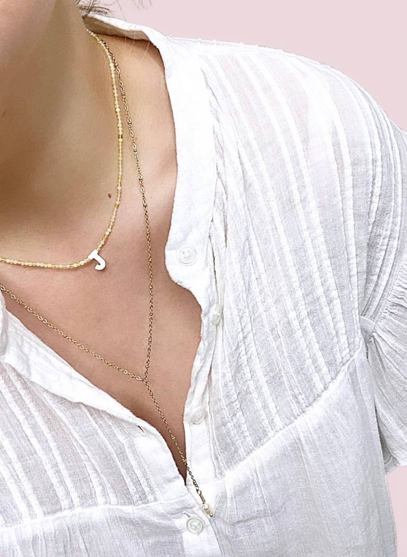 Halskette | Perlmutt Buchstaben Mit Edelsteine Personalisiert Halskette | Perlmutt Buchstaben Mit Edelsteine Personalisiert von finehappychains