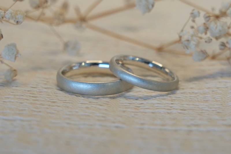 Eheringe Set, Trauringe Silber, Partnerringe, Minimalistisch, Nachhaltiger Schmuck, Silberring Herren, Heiraten, Goldschmiede, Matt Satin von finejewelryaiko