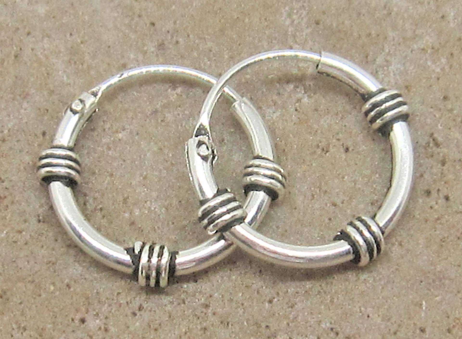 Handgefertigte Sterling Silber Creolen. 10mm Handgefertigte Sterling Silber Creolen. 10mm von fionakayebeads