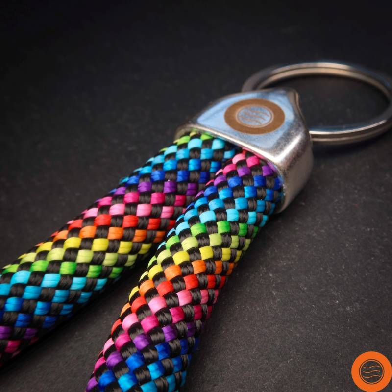 Lgbtq Schlüsselanhänger in Rainbow | Segeltau Mit Keyring Regenbogen Queer Keychain Bunt Lgbtqai Pride Geschenk von fishandshipsberlin