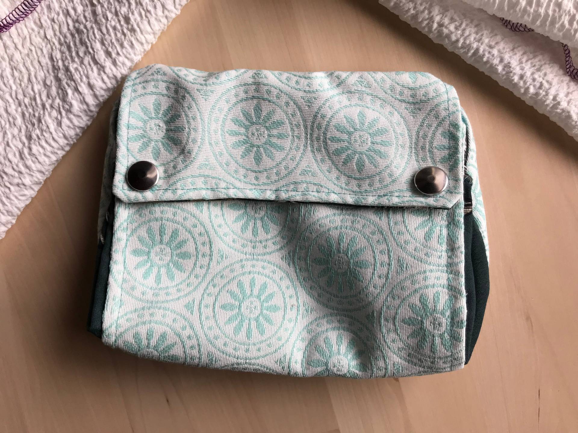 Kosmetiktasche Mit Reißverschluss Für Unterwegs Schminktasche Mintgrün Dekostoff Klappfach Kosmetiktasche Mit Reißverschluss Für Unterwegs Schminktasche Mintgrün Dekostoff Klappfach von flaechenfuchs