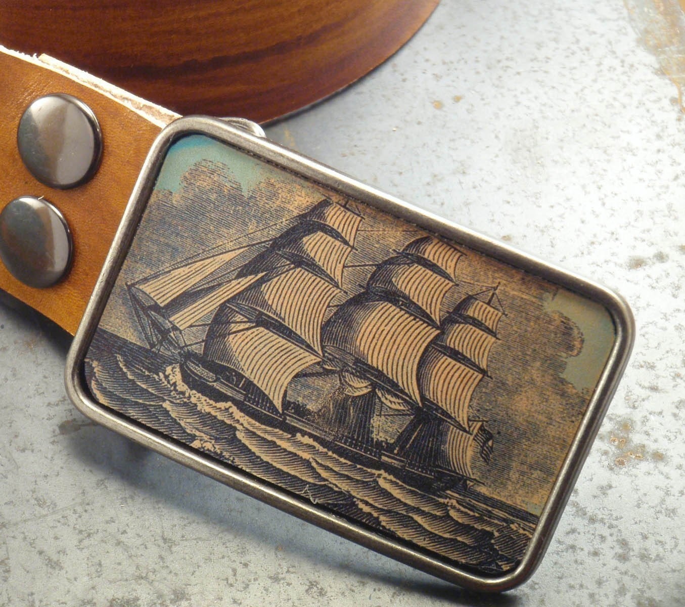 Schnalle Für Segelboote. Handgefertigter Gürtel. Leder Schnalle Für Segelboote. Handgefertigter Gürtel. Leder von flightpathdesigns