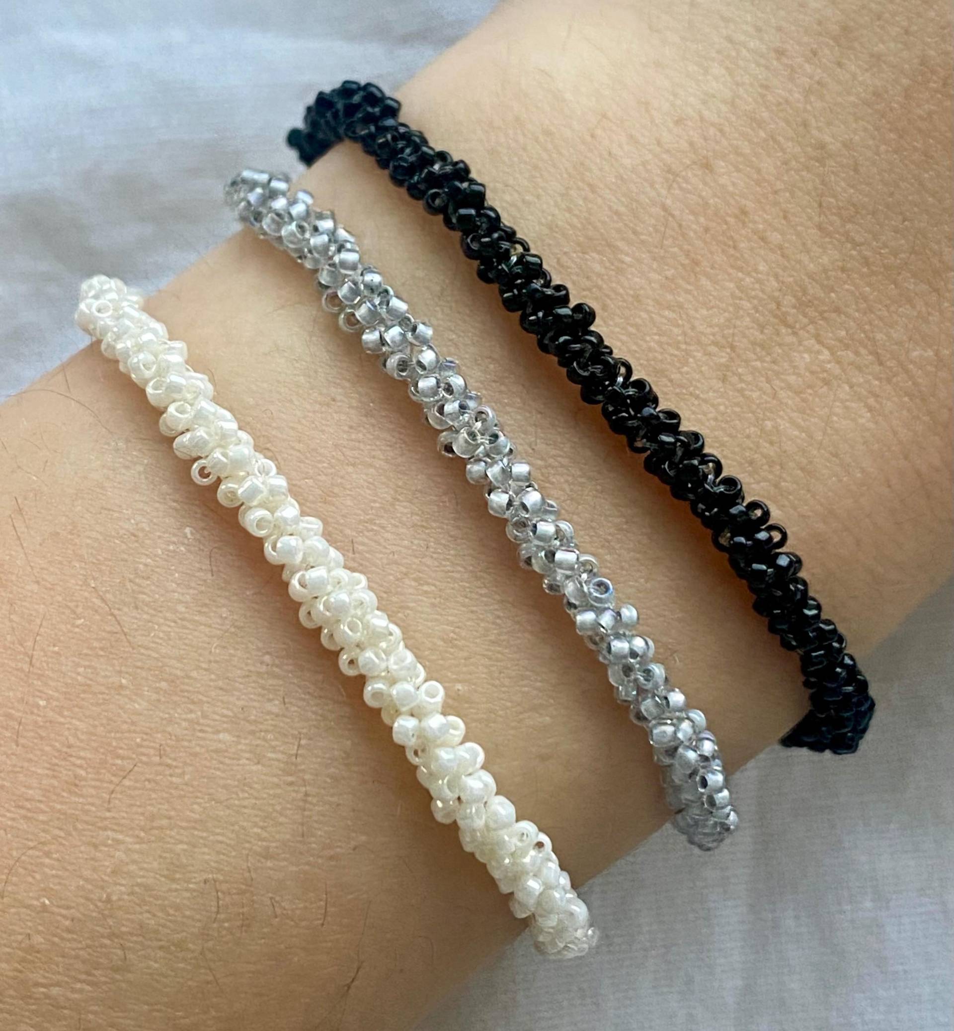 Rocailles Seil Armband in Mit Creme, Grau Oder Schwarz Rocailles Seil Armband in Mit Creme, Grau Oder Schwarz von florescerjewelry