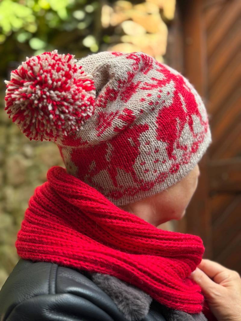 Handmade Home Alone Hat | Kevin's Hat Hand Knitted Double-Layered Winter Cozy Christmas With Reindeer Pattern von florytoysbymary