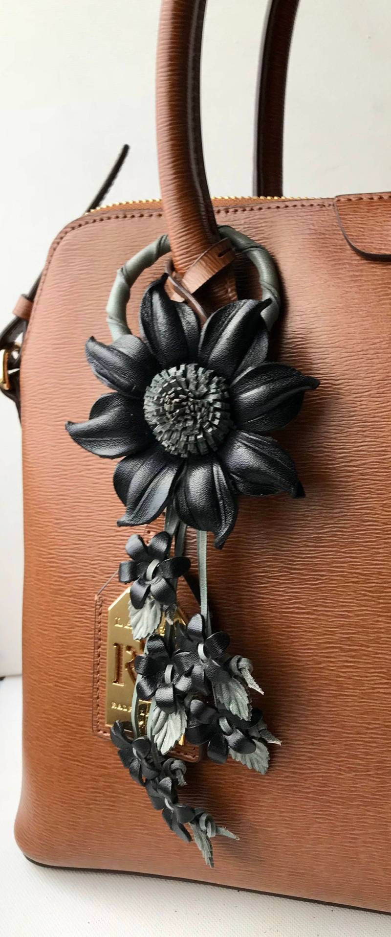 Alexis' Leder-Geldbeutel & Schlüsselanhänger in Schwarz Alexis' Leder-Geldbeutel & Schlüsselanhänger in Schwarz von flowerbyleatherE