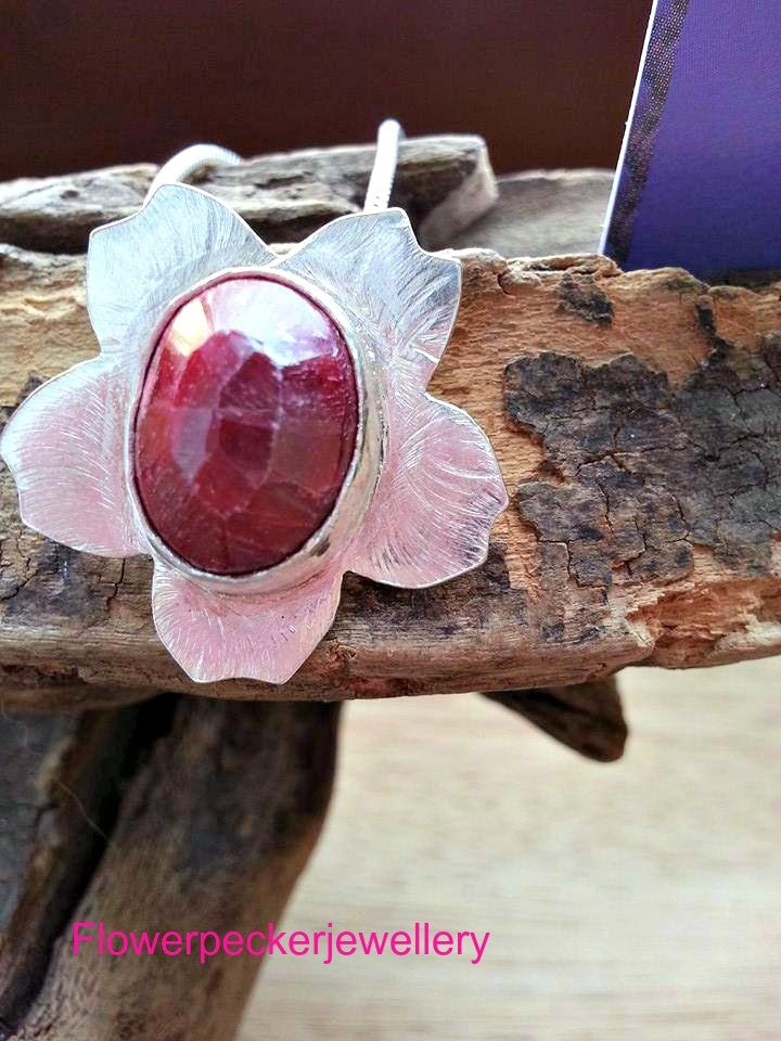 sterling Silber Rubin Halskette, Kirschblüten Anhänger, Juli Geburtsstein von flowerpecker