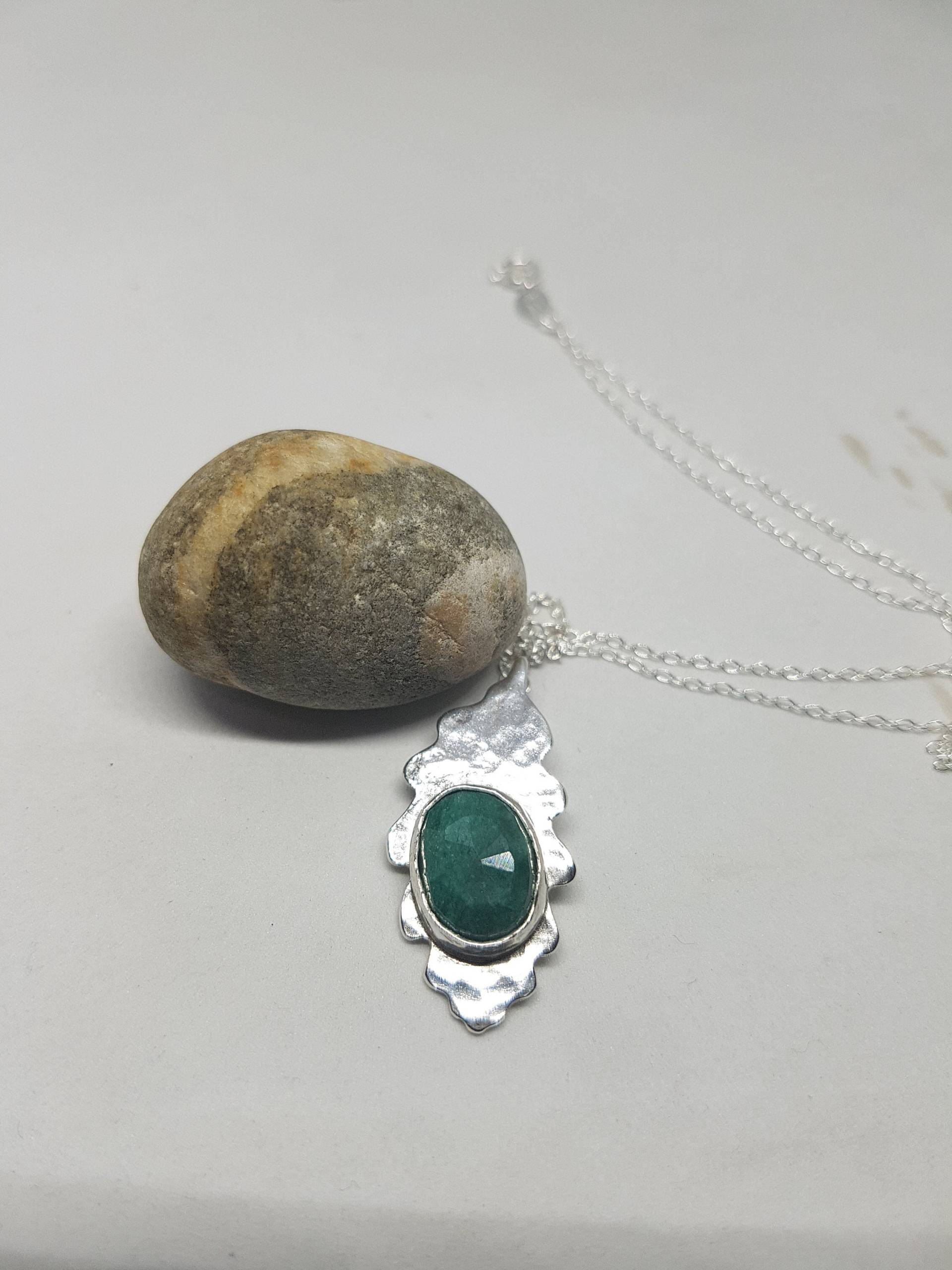 Smaragd Anhänger in Sterling Silber von flowerpecker