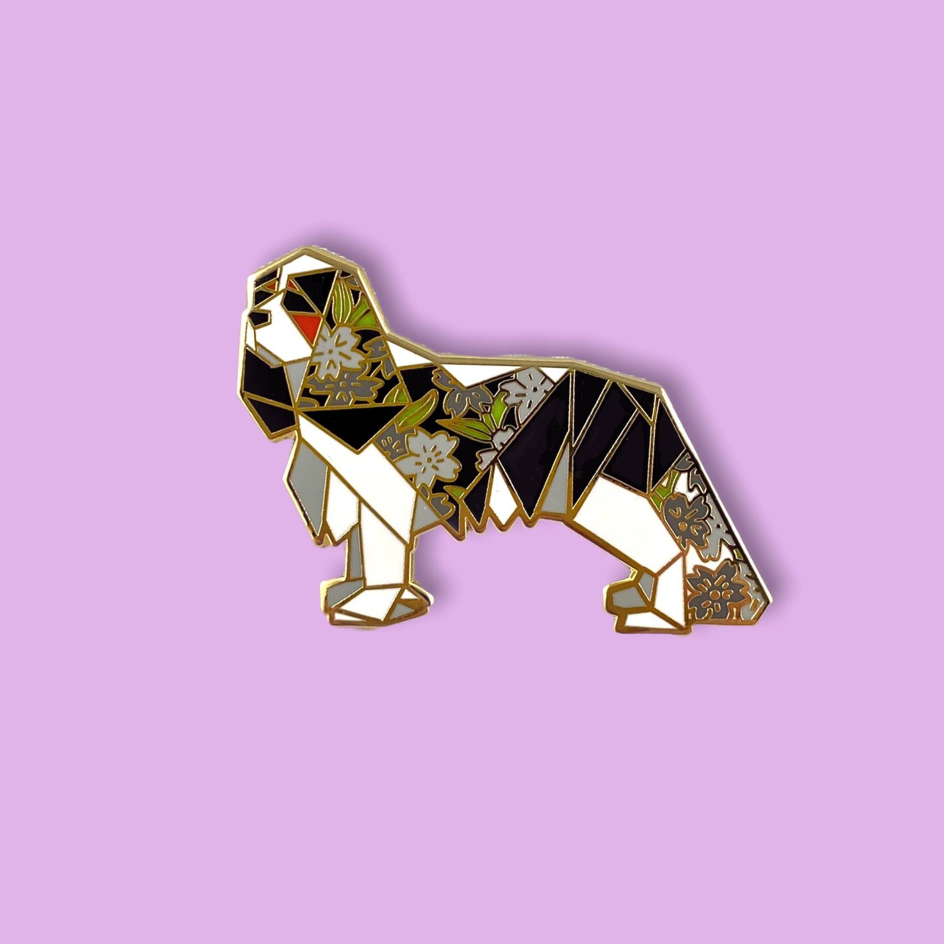 Dreifarbiger Cavalier Hund Emaille Pin, Cavalier Schmuck, Hund King Charles Spaniel Geschenke, Cavalier Geschenk, Cavalier Pins, Cavalier von folditcreations