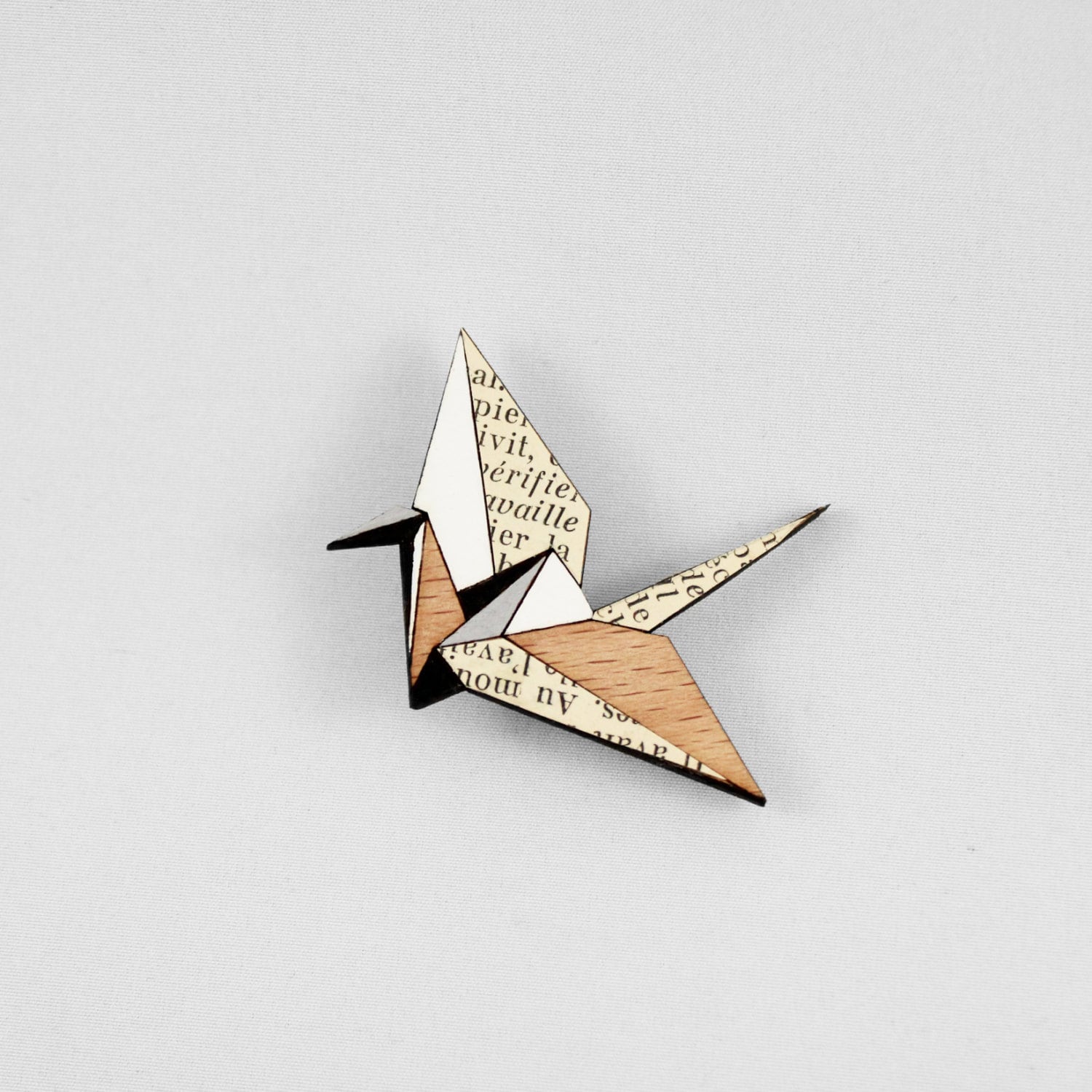 Laser-Geschnittene Origami Kranich Brosche Aus Holz Buchliebhaber Geschenk von folditcreations