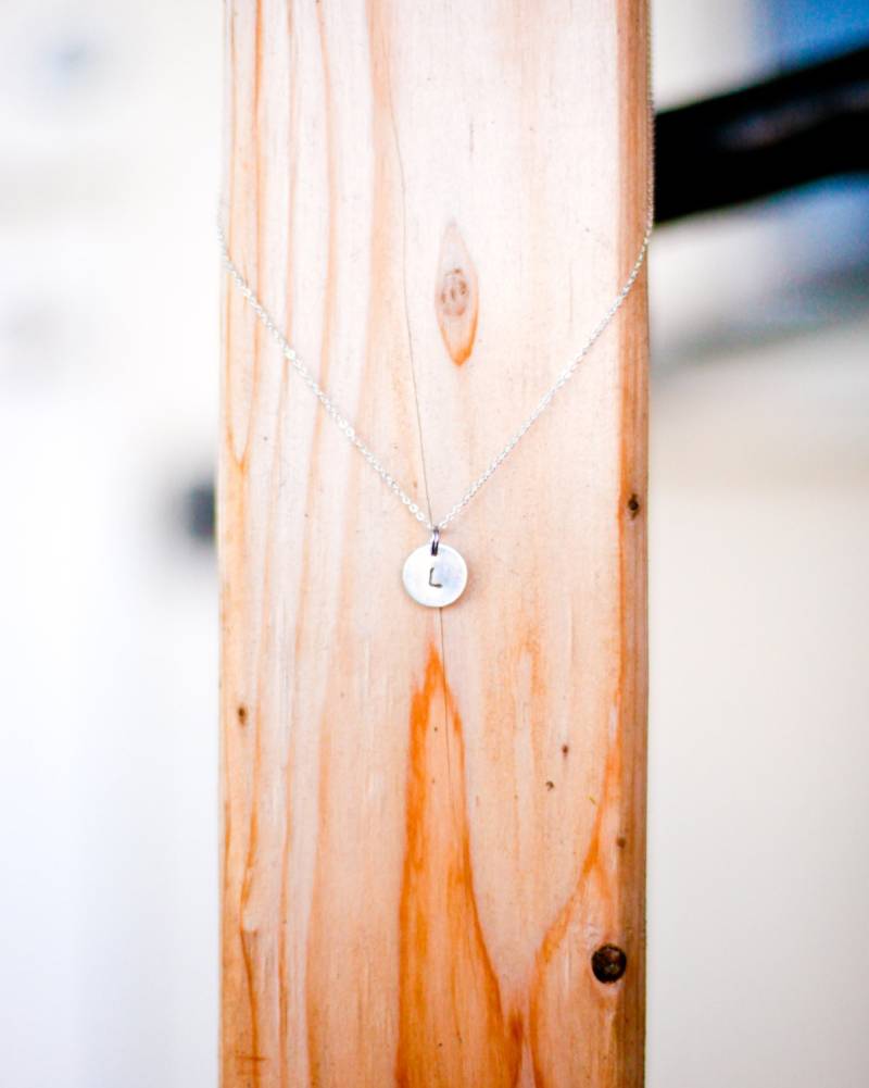 Initialen Schmuck, Personalisierte Handgestempelte Kupfer Oder Silber Kreis Halskette, 1/8 Zoll Buchstaben Initialen Schmuck, Personalisierte Handgestempelte Kupfer Oder Silber Kreis Halskette, 1/8 Zoll Buchstaben von folkdreamsjewelry