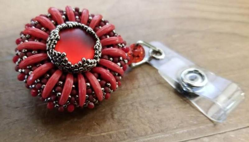 Einziehbare Id Abzeichen Halter Ruby Chrysthamum Einziehbare Id Abzeichen Halter Ruby Chrysthamum von foreverbeading23