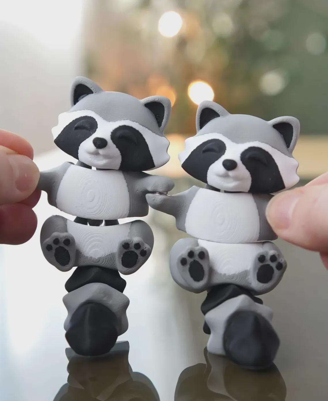 Rusty The Flexi Raccoon - Magnetic Hand-Holding Companion, 3D Printed Cute Toy, Cool Gift, Made in Germany von forge3dcraft