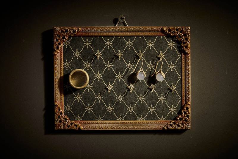 Schmuckrahmen „Petits Beaux Bijoux", Unikat Zur Schmuckaufbewahrung Für Ohrringe & Ringe, Handgeschöpftes Papier, Schmuckschatulle #0183 von foufoufurniture