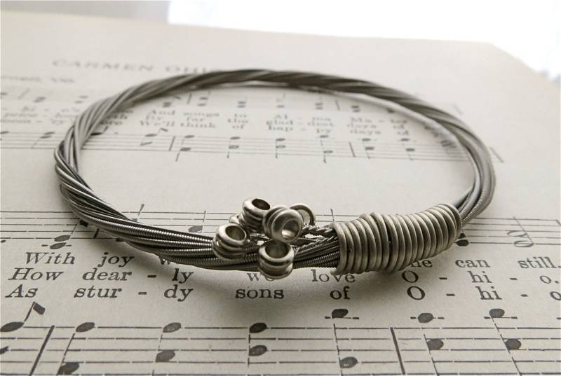 Vintage E-Gitarren Saiten Armband Silberfarbend Mit Nickel Kugel Enden Geschenk Für Lehrer Oder Herren von foxdesignsjewelry