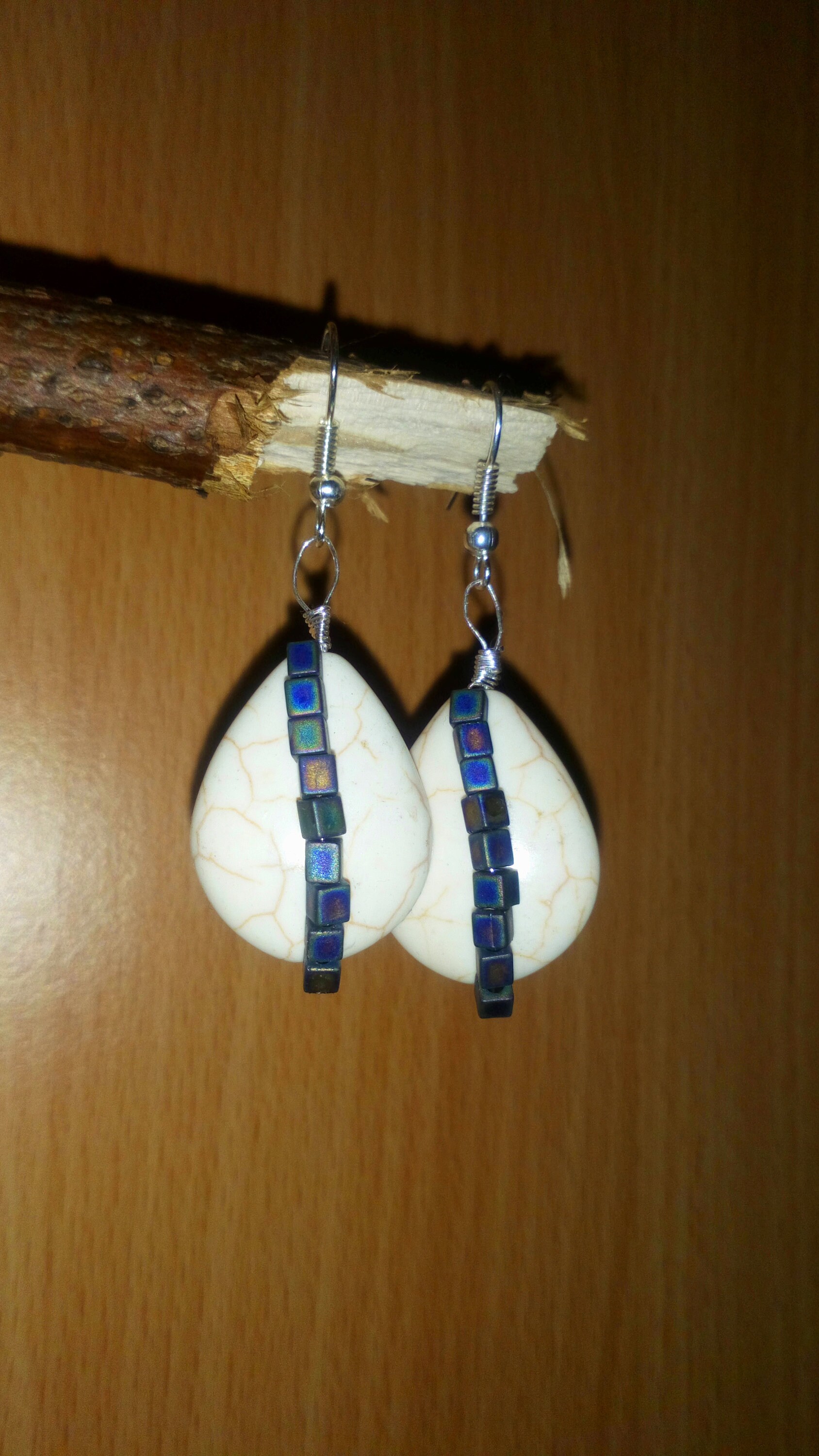 Reißen Sie Weiß Türkis Ohrringe Reißen Sie Weiß Türkis Ohrringe von franspiritjewelery
