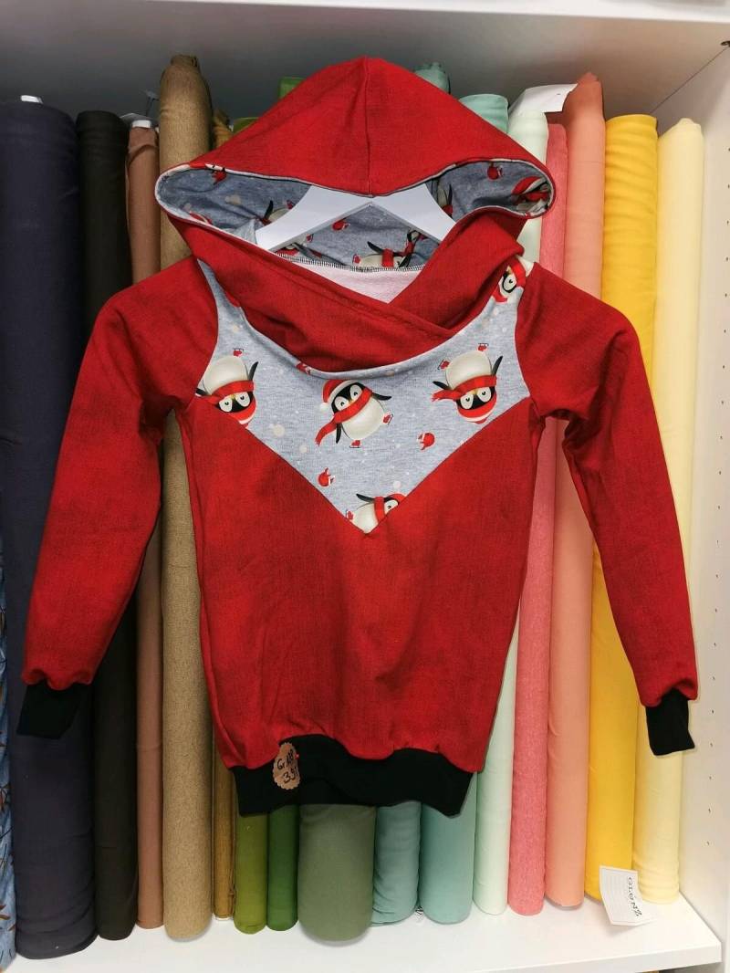 Handmade Hodie Pullover Pinguine Weihnachten in Gr. 128 von fratinminijoStoffe