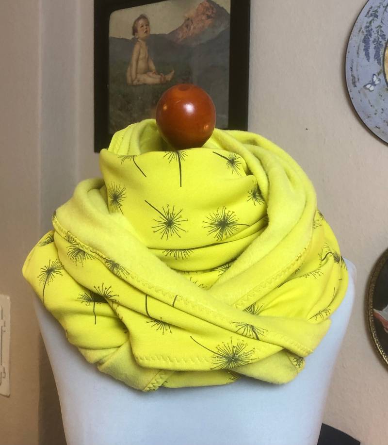 Dreiecktuch Xxl Alpenfleece Schultertuch Wickelschal Senfgelb Mit Glitzer Löwenzahn von fraurosalie