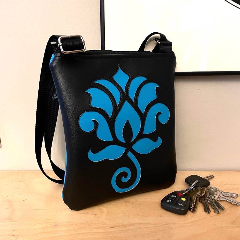 Awakening Lotus Everyday Flat Bag - Auf Bestellung Awakening Lotus Everyday Flat Bag - Auf Bestellung von freelion