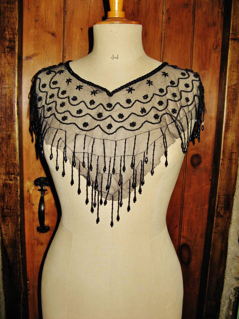 Ein Wunderschöner Vintage Schwarzer Perlen Abendkragen ~ 1960Er Jahre von frenchfoundtreasures