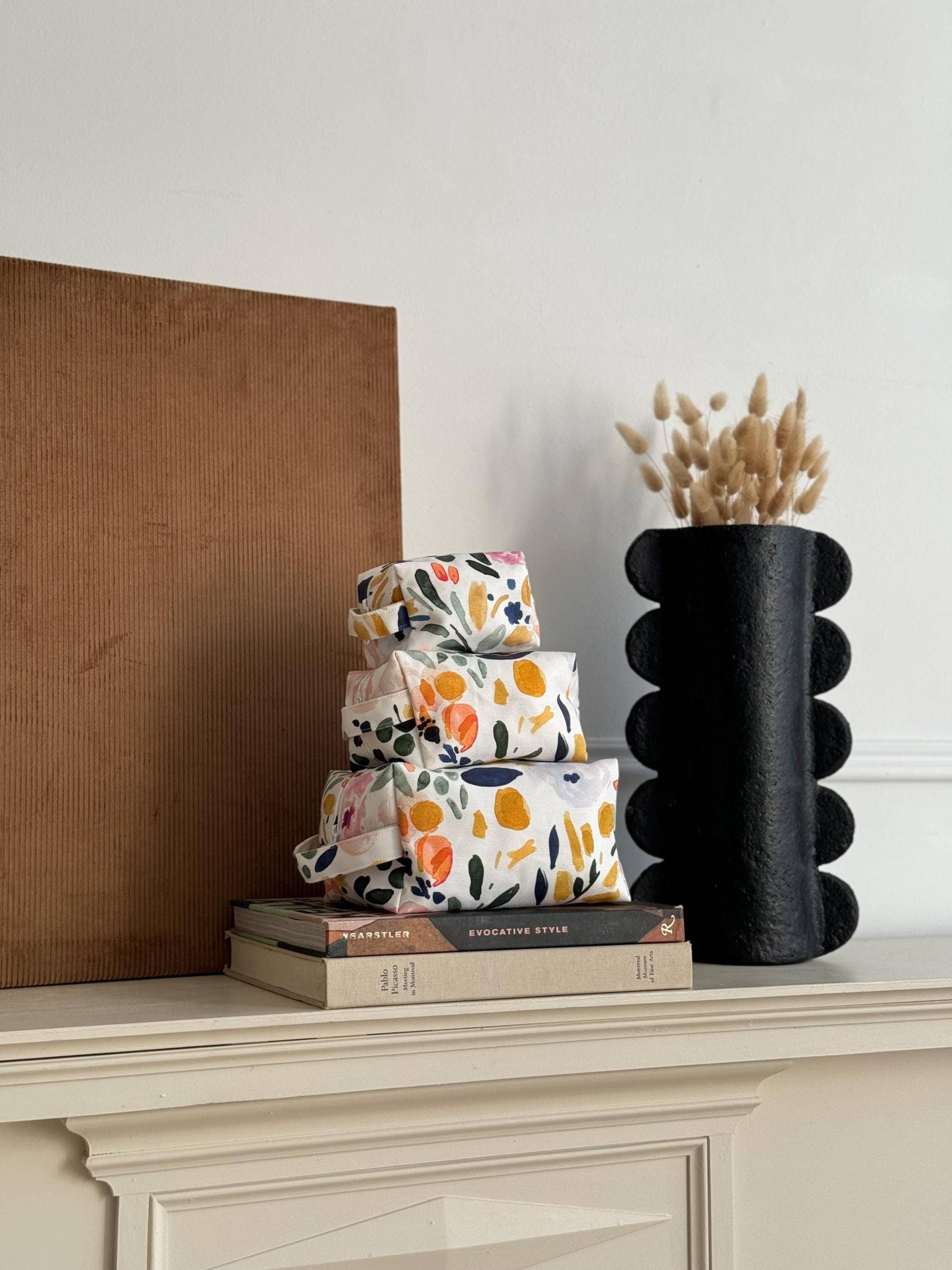 Makeup Tasche - Serrah Florals, Kosmetiktasche, Kulturtasche, Reisetasche, Schminktasche Makeup Tasche - Serrah Florals, Kosmetiktasche, Kulturtasche, Reisetasche, Schminktasche von freoncollective