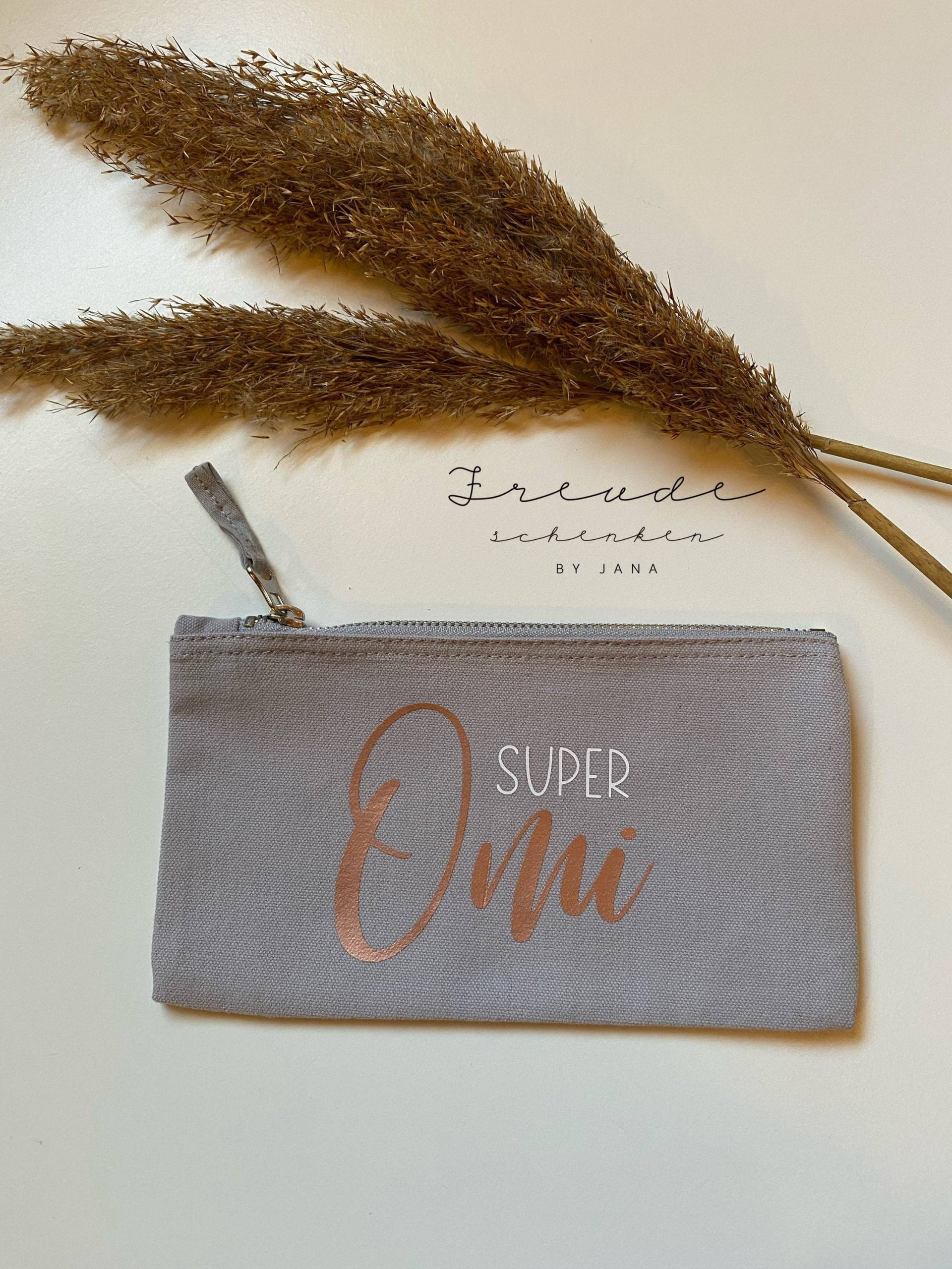 Personalisierte Kosmetiktasche Oma Mama Freundin Personalisierte Kosmetiktasche Oma Mama Freundin von freudeschenkenbyjana