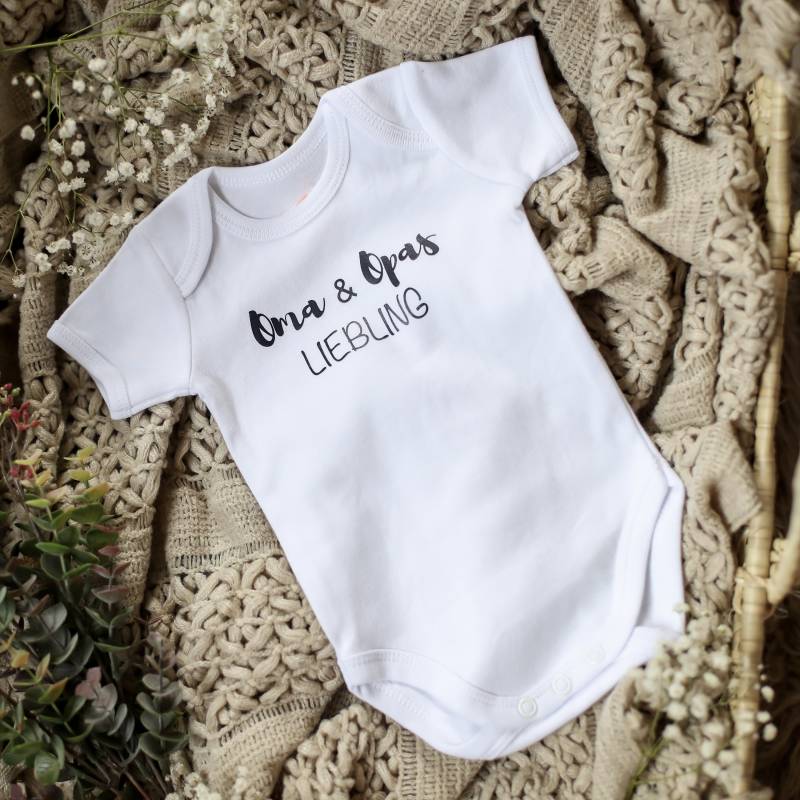 Personalisierter Baby Body/Geschenk Zur Geburt Oma + Opas Liebling von friedaswelt