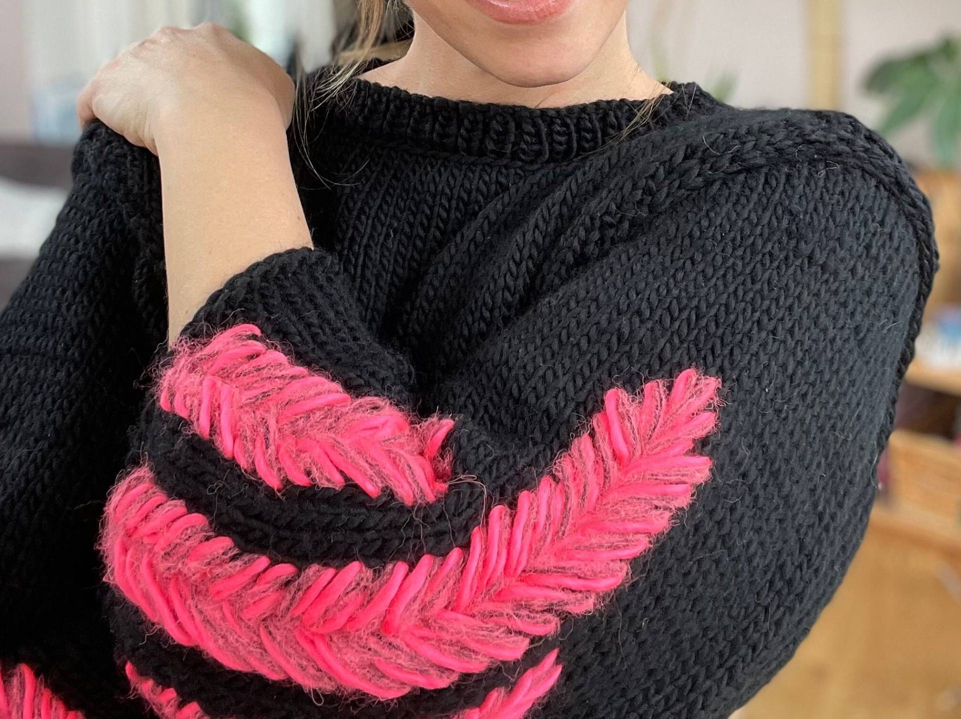 Cropped Pullover Mit Leuchtendem Zopfmuster, Handgestricktes Einzelstück Cropped Pullover Mit Leuchtendem Zopfmuster, Handgestricktes Einzelstück von friedensstern