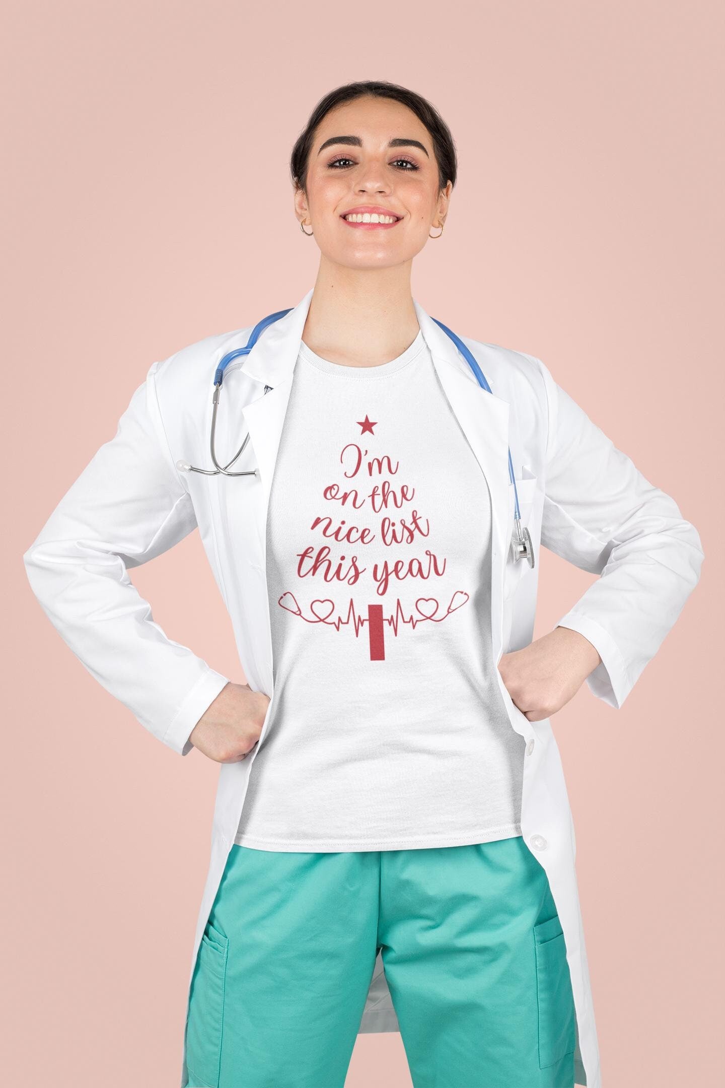 Weihnachts-T-Shirt Damen Für Ärzte Mediziner Geschenk Weihnachten Arzt Shirt Humorvolles Tshirt Xmas Outfit Klinik Praxis von friedify4you