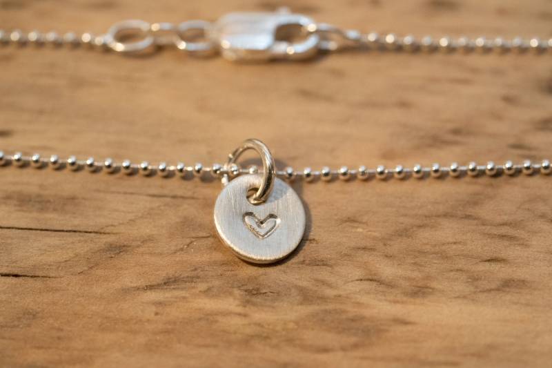 Anhänger Mit Kette Herz 8 Mm Stamping 925 Silber Anhänger Mit Kette Herz 8 Mm Stamping 925 Silber von frogschmuckdesign