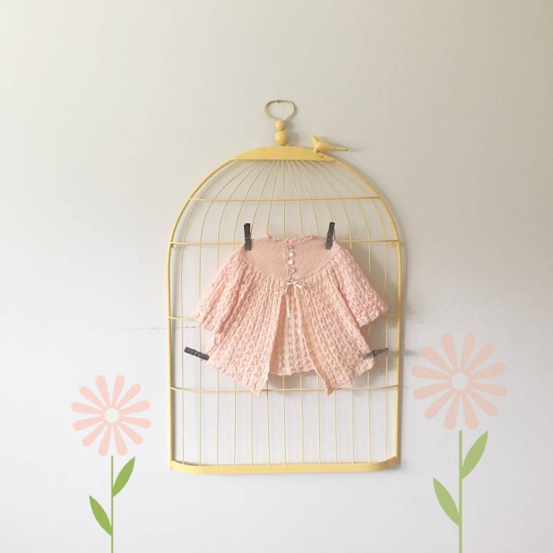 1970Er Jahre Licht Pfirsich Hand Gehäkelte Schal Pullover | Größe 6 Monate von frolickingwren