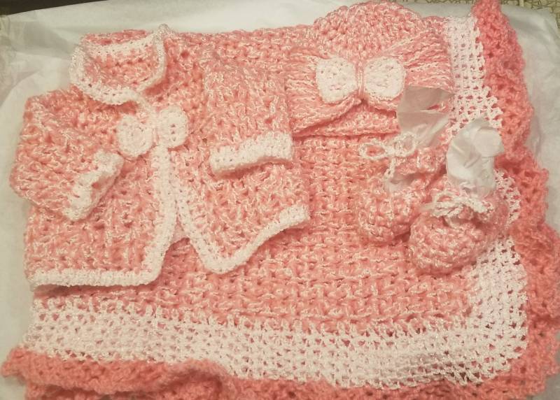 Gehäkelte Babydecke Pullover Mütze Und Schühchen von fromMemeCreates