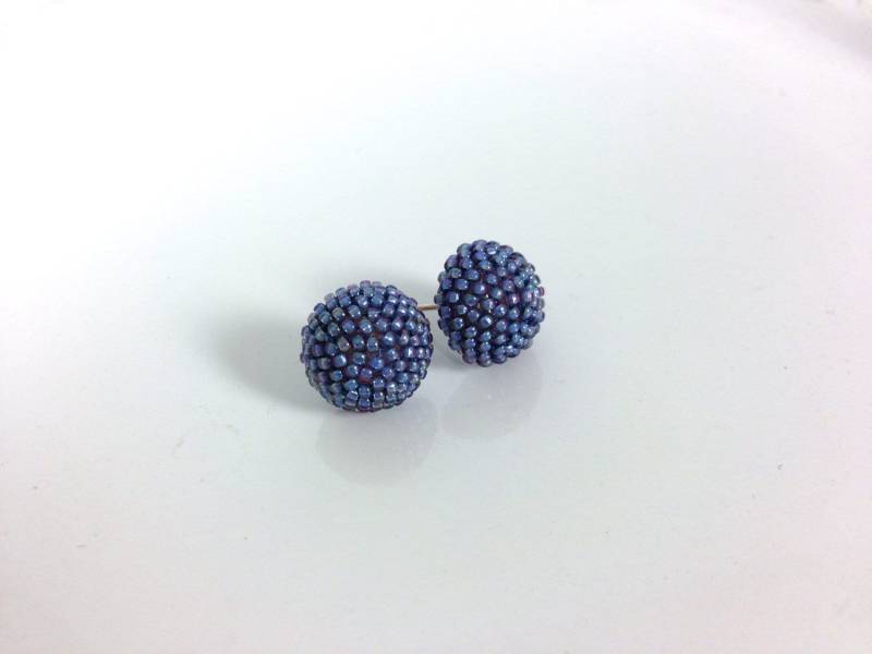 Blau Grau Perlen Ohrstecker Blau Grau Perlen Ohrstecker von frompgwithlove