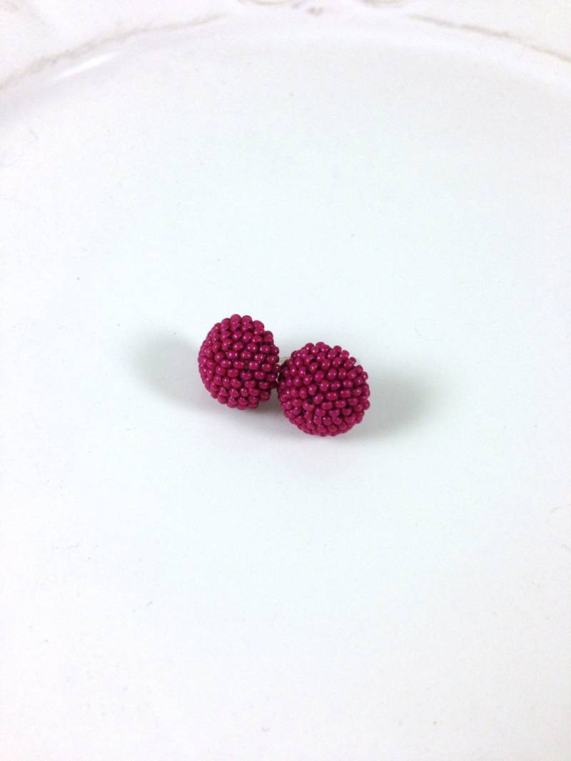 Opak Magenta Perlen Ohrstecker Opak Magenta Perlen Ohrstecker von frompgwithlove