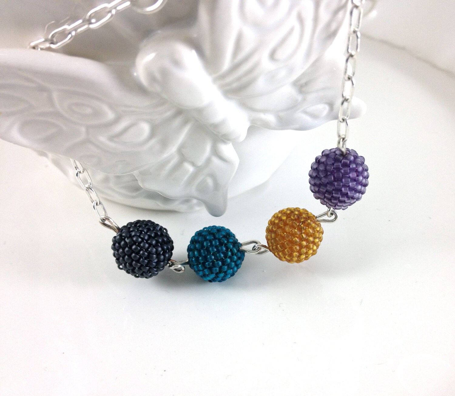 Vier Gefrostete Farben Perlen Armband in Sugar Plum, Topaz, Teal & Grau Vier Gefrostete Farben Perlen Armband in Sugar Plum, Topaz, Teal & Grau von frompgwithlove