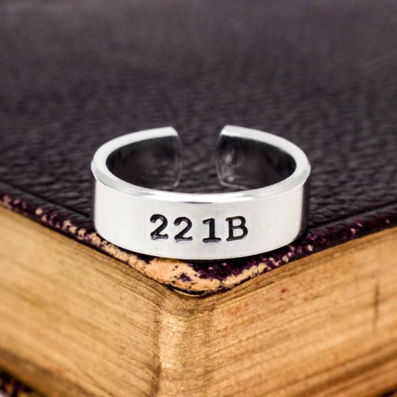 221B Aluminium Ring Handgestempelter Anpassbarer Schmuck von fromtheinternet