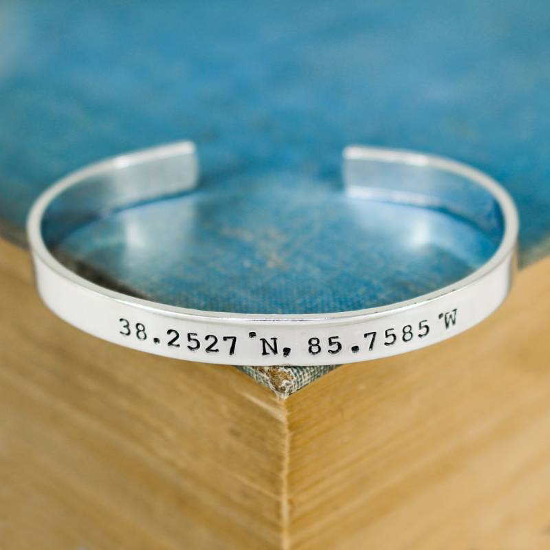 Benutzerdefinierte Koordinaten Armband, Personalisierte Paare Fernbeziehung, Jahrestag Geschenk von fromtheinternet