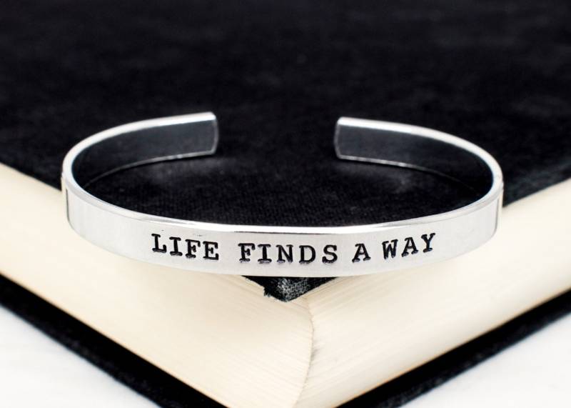 Das Leben Findet Einen Weg Armband von fromtheinternet