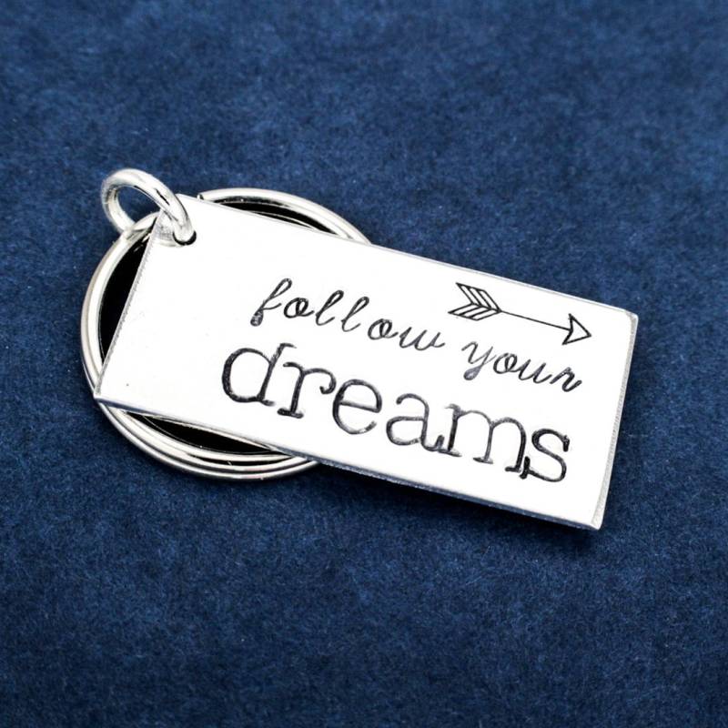 Follow Your Dreams Schlüsselanhänger, Graduation Gifts, Class Of 2022 von fromtheinternet