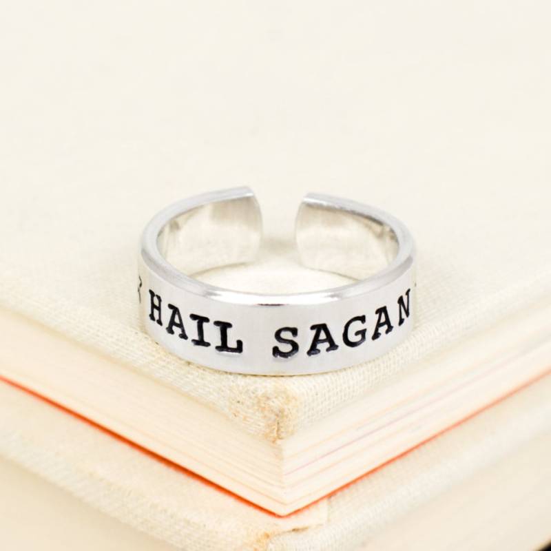 Hail Sagan Ring Hand Gestempelt Aluminium Wissenschaft Geschenk Hail Sagan Ring Hand Gestempelt Aluminium Wissenschaft Geschenk von fromtheinternet