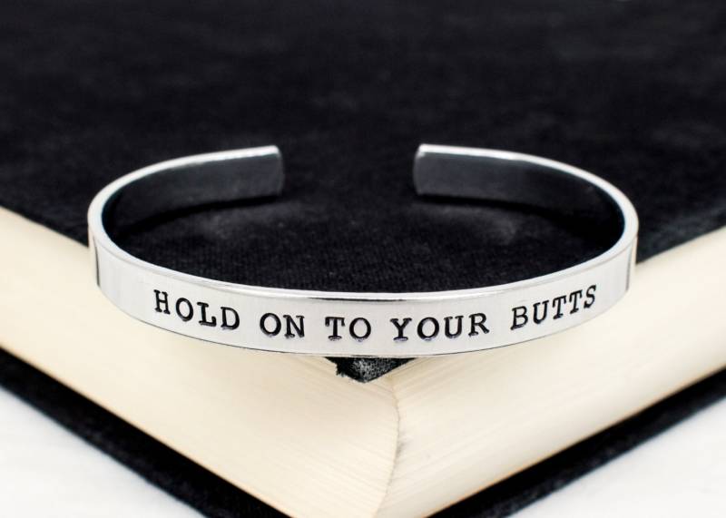 Halt Dich An Deinem Hintern Fest von fromtheinternet