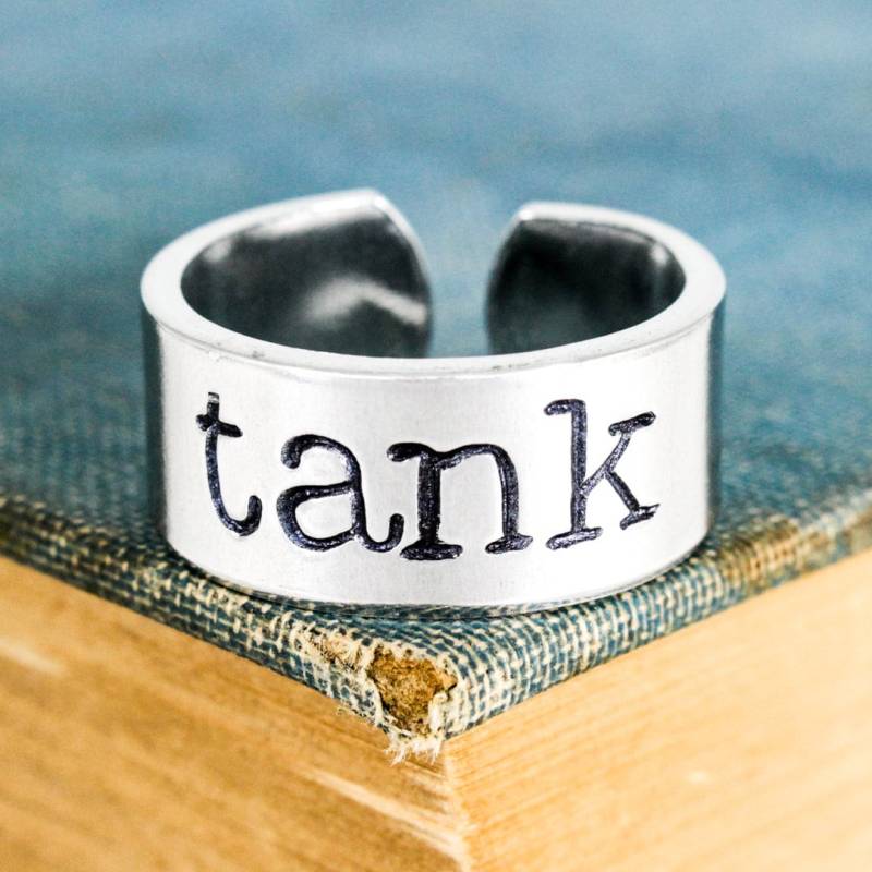 Handgestempelter Aluminium Panzer Ring - Warcraft Allianz Schmuck von fromtheinternet